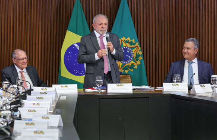 Lula sanciona projeto de lei que instaura o RSC para os Técnicos-Administrativos em Educação