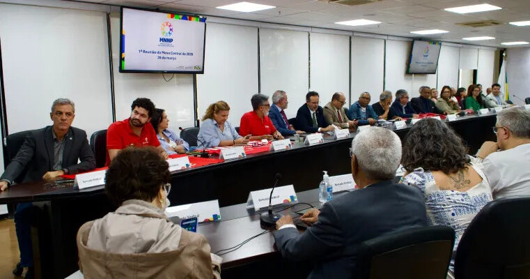 Governo e Centrais Sindicais debatem reivindicações dos servidores públicos na Mesa Nacional de Negociação Permanente
