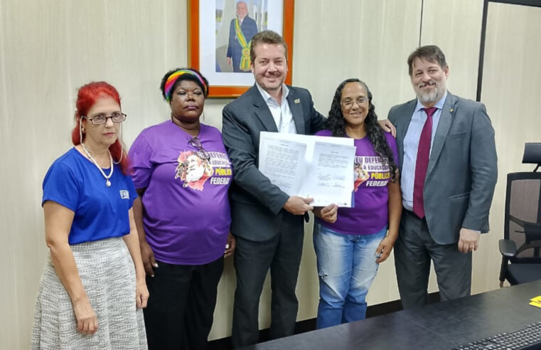 FASUBRA e MEC assinam termo de acordo de greve