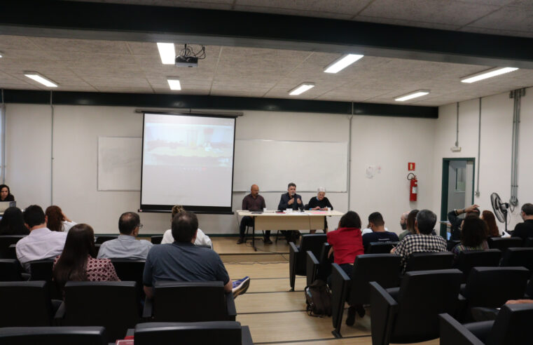 Em reunião do CUNI, presidente do ASSUFOP contesta críticas feitas contra a greve dos TAEs